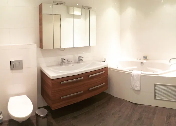 Johannes Vermeer 3* Delft