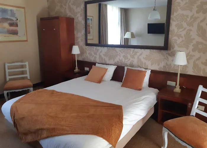 Johannes Vermeer 3* Delft