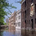 Johannes Vermeer Hotel 3*