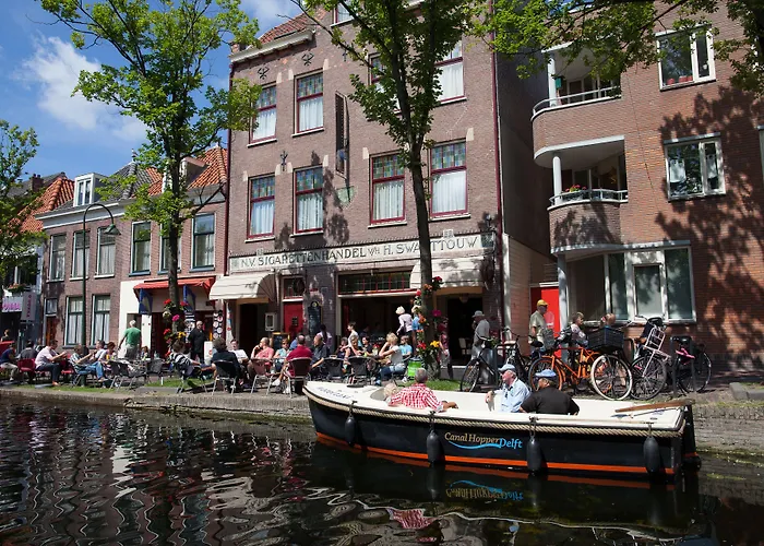 Johannes Vermeer 3* Delft